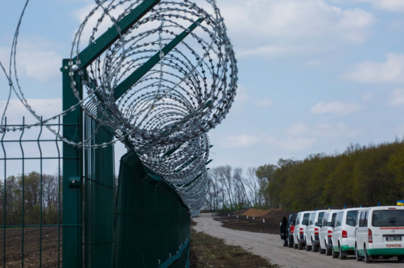 "Стіна" на кордоні з Росією: прикордонники назвали терміни завершення