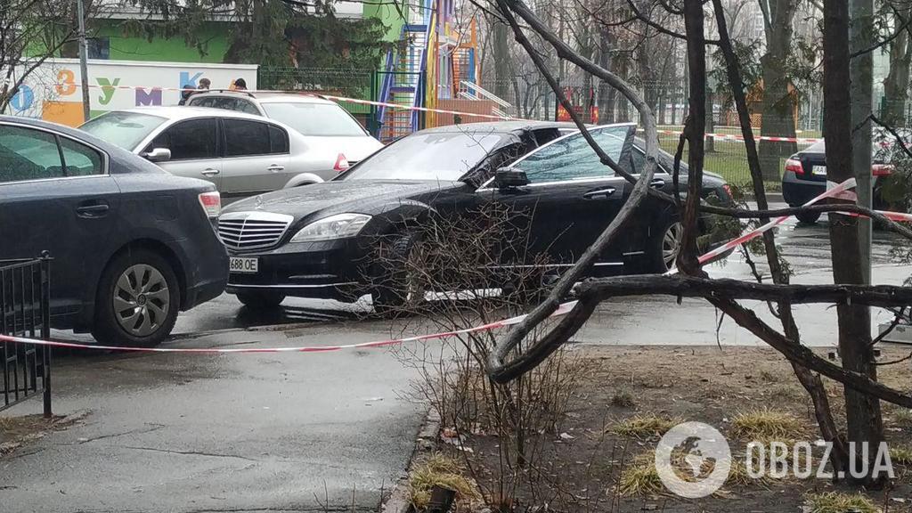 У Києві посеред вулиці зчинилася стрілянина: загинув водій елітного авто