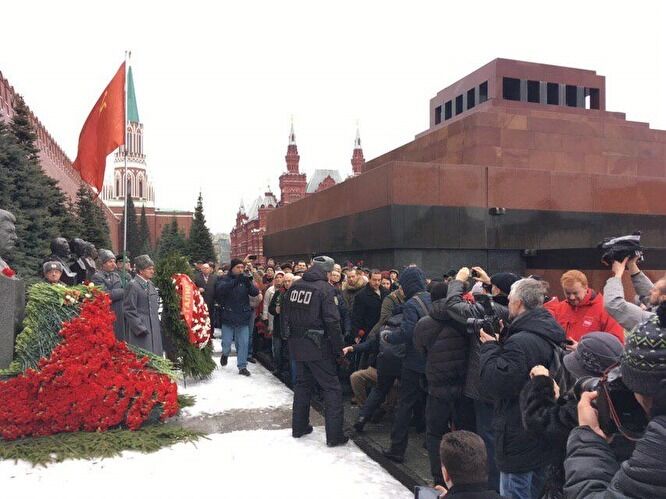 "Сгори в аду, палач народа!" На Красной площади в Москве произошло ЧП