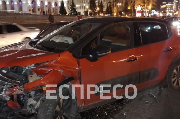 В центре Киева столкнулись 6 авто