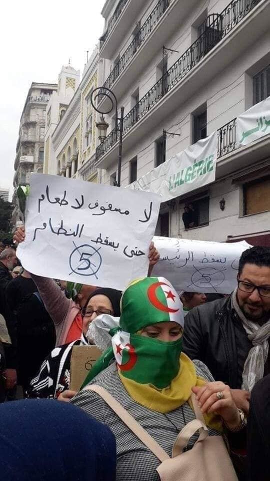 В Алжирі пройшла найбільша в історії акція протесту: неймовірні фото та відео