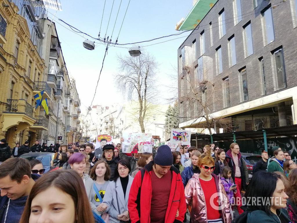 В Киеве на марше феминисток произошли стычки: эксклюзивные фото