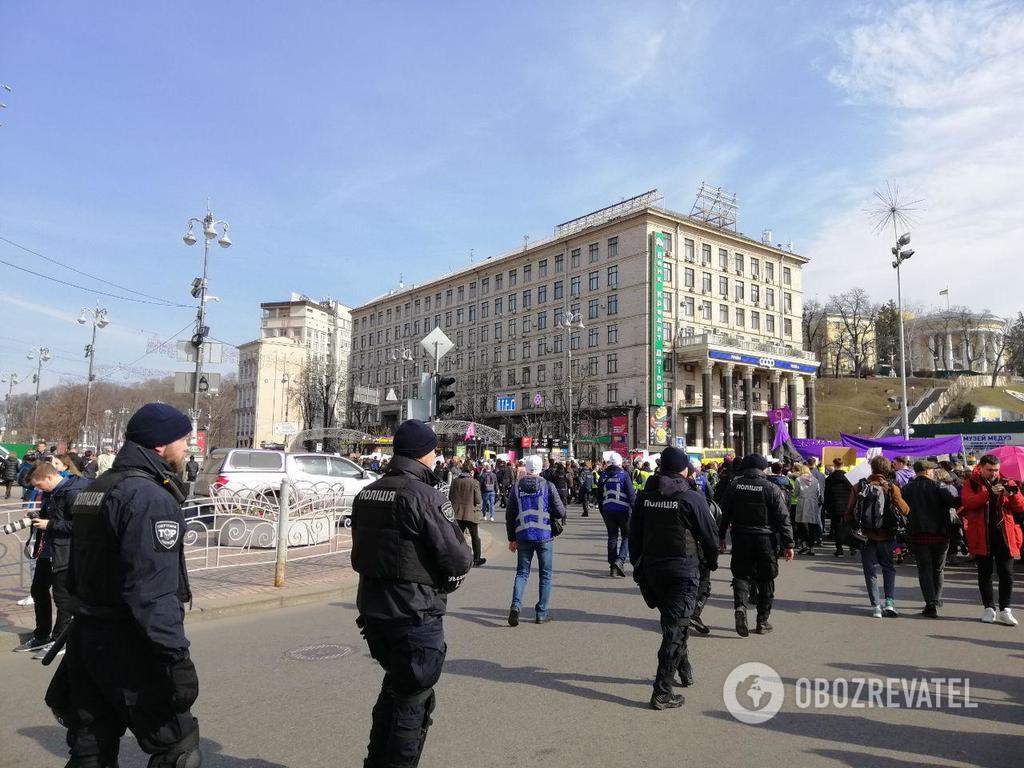 У Києві на марші феміністок відбулися сутички: ексклюзивні фото