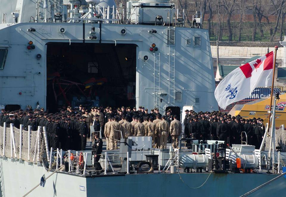 Кораблі ударного угруповання НАТО зайшли в Одесу: що відомо