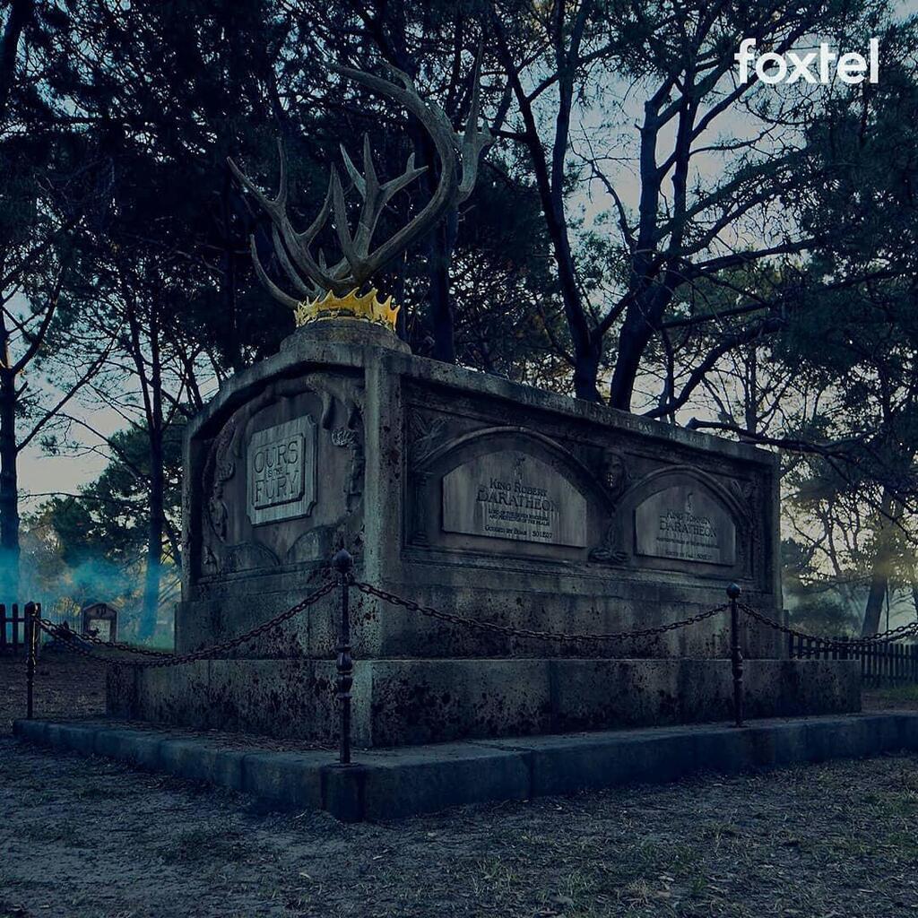 Могили та родинні склепи: в Австралії з'явилося кладовище героїв ''Гри престолів''