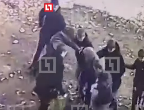 11 на одного: в России толпа зверски избила школьника. Видео