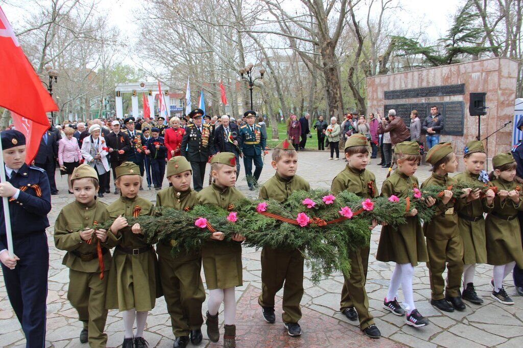 "Проклятый мордор!" Сеть возмутило "победобесие" в Крыму