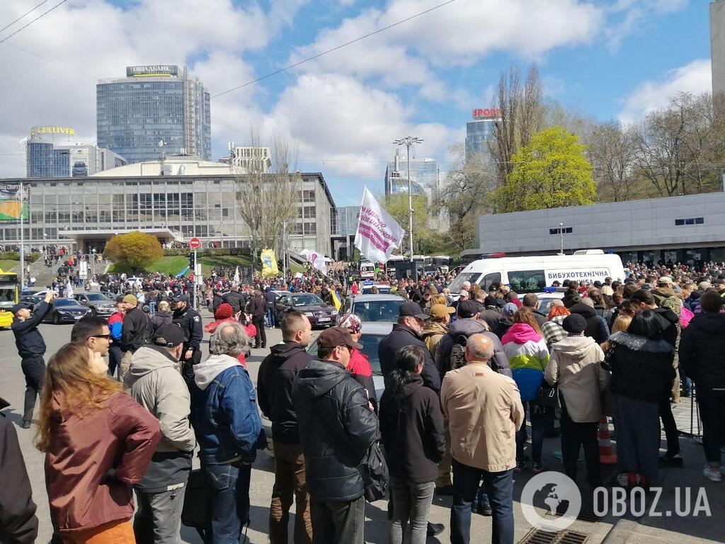 Зеленський не прийшов: про що говорив Порошенко на НСК "Олімпійський"