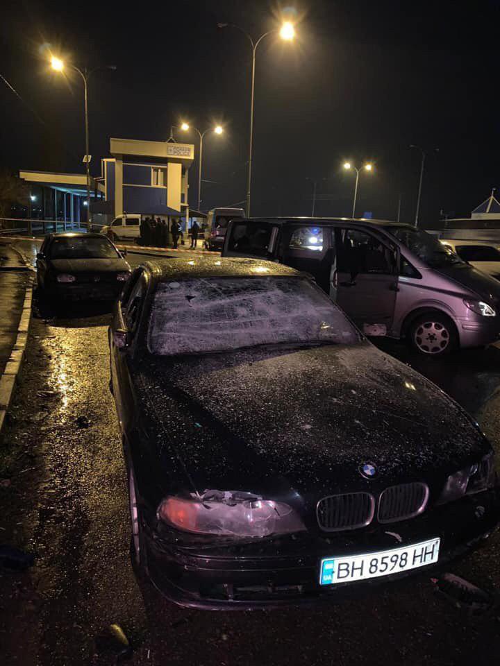На Київській трасі невідомі влаштували криваву перестрілку