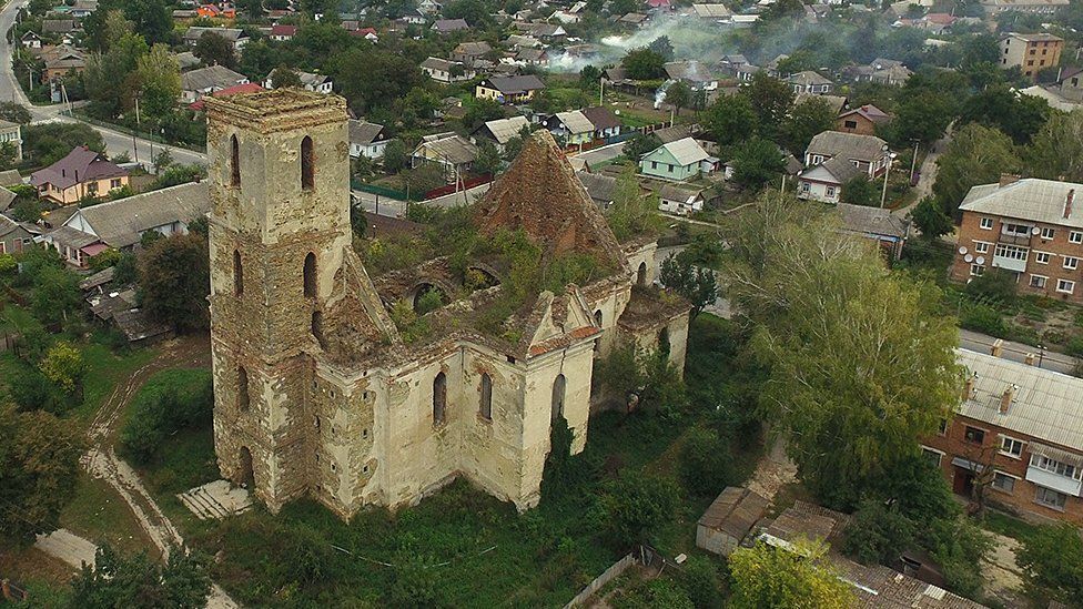 Еще можно спасти: как выглядят полуразрушенные древние соборы Украины