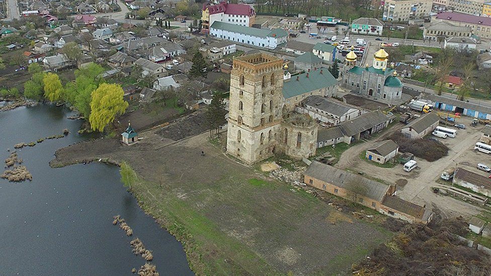Ще можна врятувати: як виглядають напівзруйновані стародавні собори України
