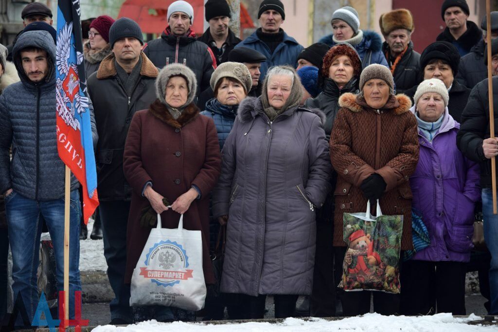 Позбавлять пенсій і прав: ветеран АТО попередив жителів Донбасу