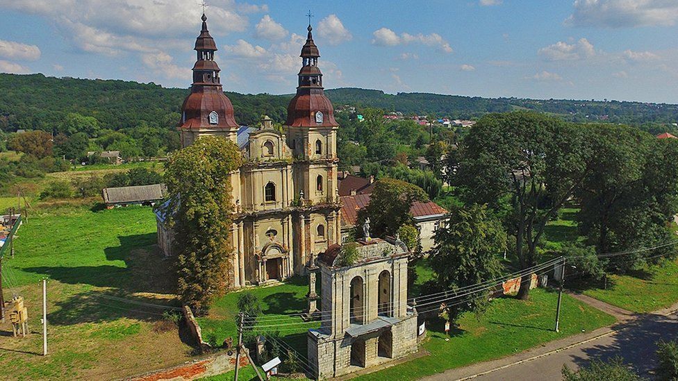 Еще можно спасти: как выглядят полуразрушенные древние соборы Украины