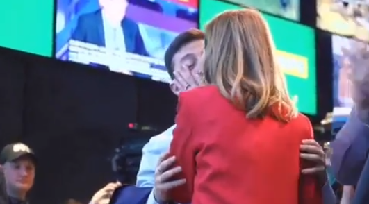 Поцелуй Зеленского с женой взорвал Instagram: видео