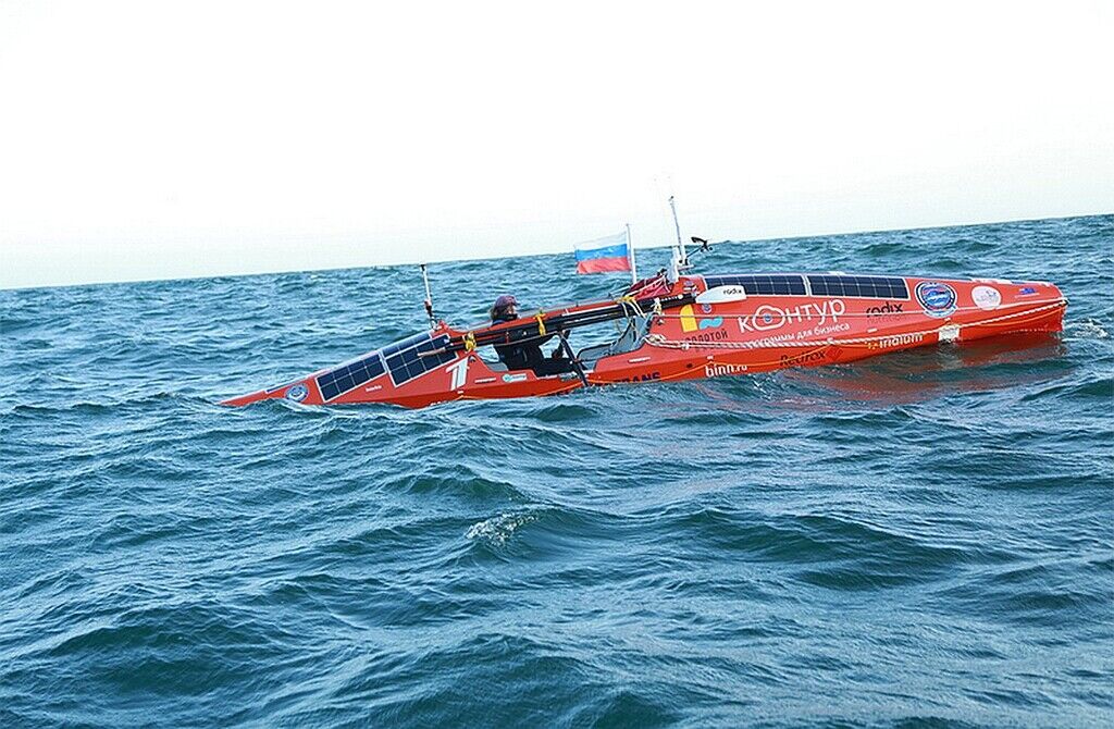Лодка перевернулась трижды: известный путешественник попал в новое ЧП в океане