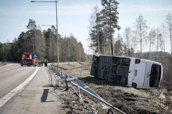 У Швеції перекинувся автобус із туристами: постраждало 8 осіб