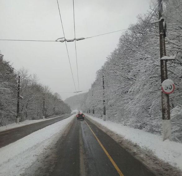 Крим засипало снігом: фото погодної аномалії