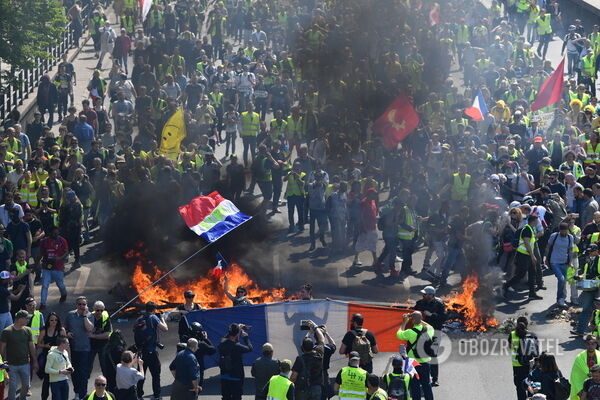 "Знову росіяни запалюють?" Нова хвиля протестів у Франції розлютила мережу