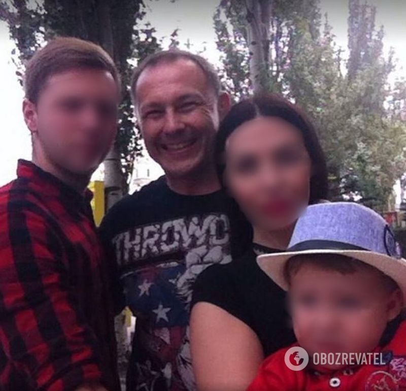 Олег Шутов с детьми и внуком за год до теракта, в результате которого погиб сотрудник ГУР Максим Шаповал. Июль 2016 года, Донецк.