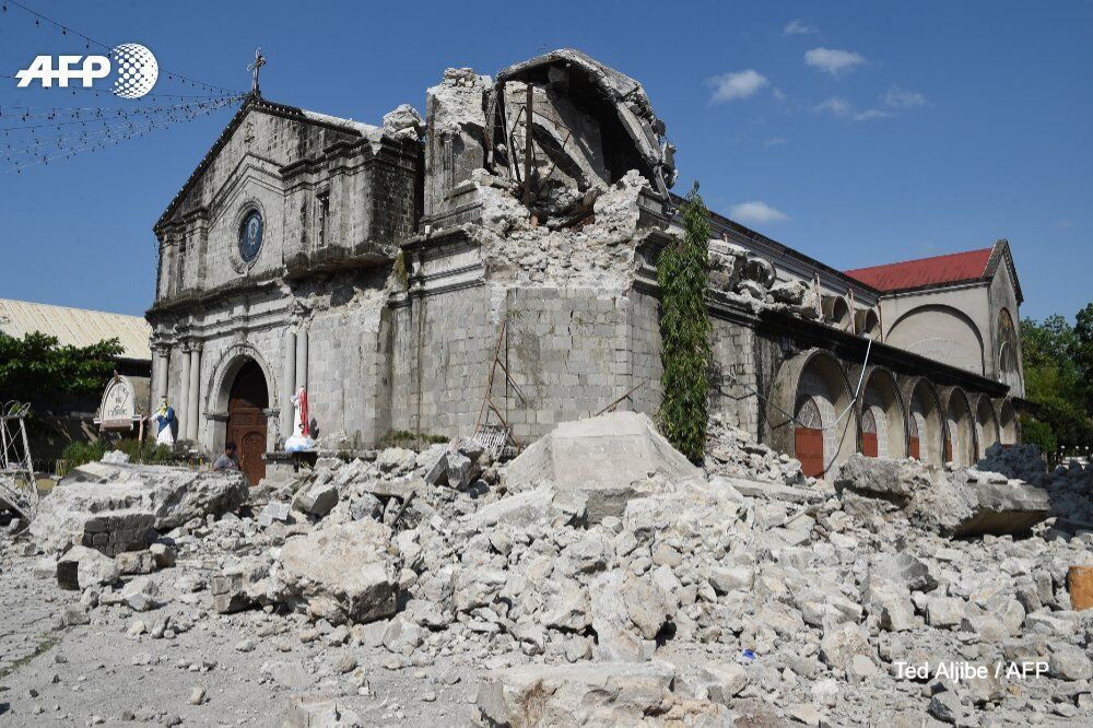 На Филиппинах произошло мощное землетрясение, 11 погибших: пугающие фото и видео