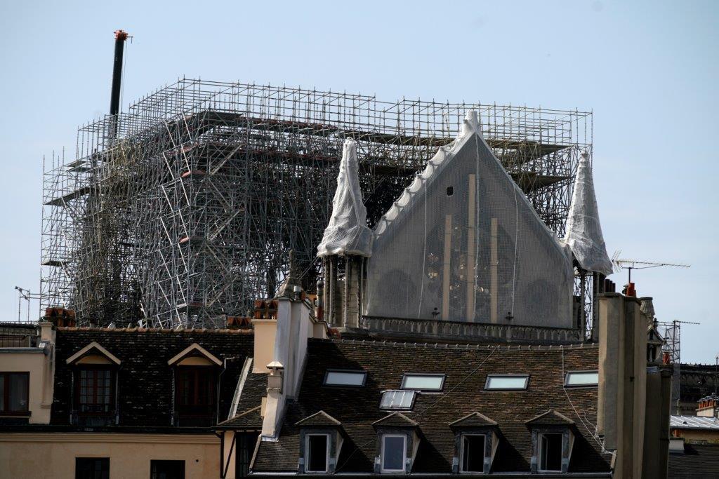 Сгоревший Нотр-Дам накроют "зонтом": свежие фото знаменитого собора