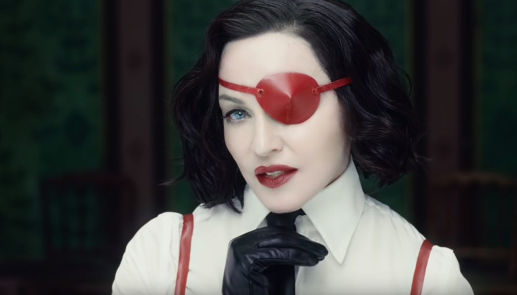 Мадонна впервые за четыре года выпустила откровенный клип. Видео