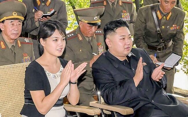 Черные колготки и кружева: как выглядит загадочная жена Ким Чен Ына