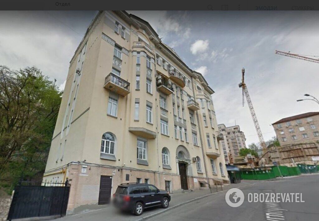 Квартиры в доме по ул. Круглоуниверситетской, 7 стоят от 200 до 500 тыс. долларов. Дом расположен в самом центре Киева, является памятником архитектуры