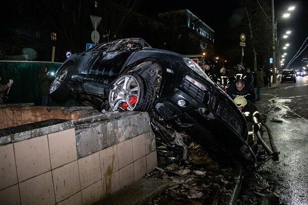 Porsche згорів дотла: в Києві сталася жахлива ДТП