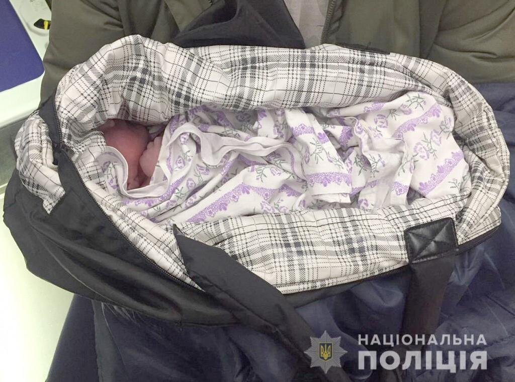 В Киеве мать бросила младенца