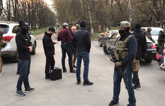 В Ужгороді накрили небезпечну банду: фото і відео затримання