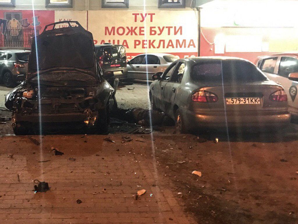 Оторвало кисть: в Киеве взорвалось авто