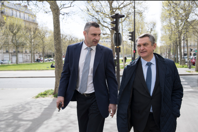 Кличко в Парижі у штаб-квартирі ЮНЕСКО розповів про пішохідний міст, що будують у Києві