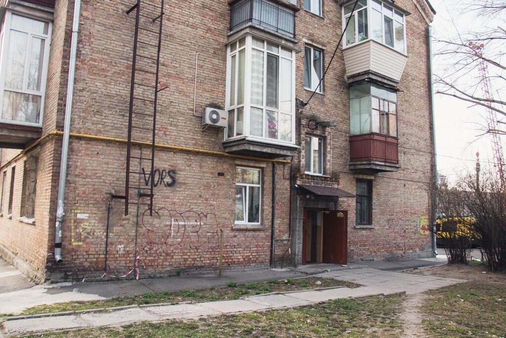 У Києві знайшли два трупи, один — без голови. Фото 18+