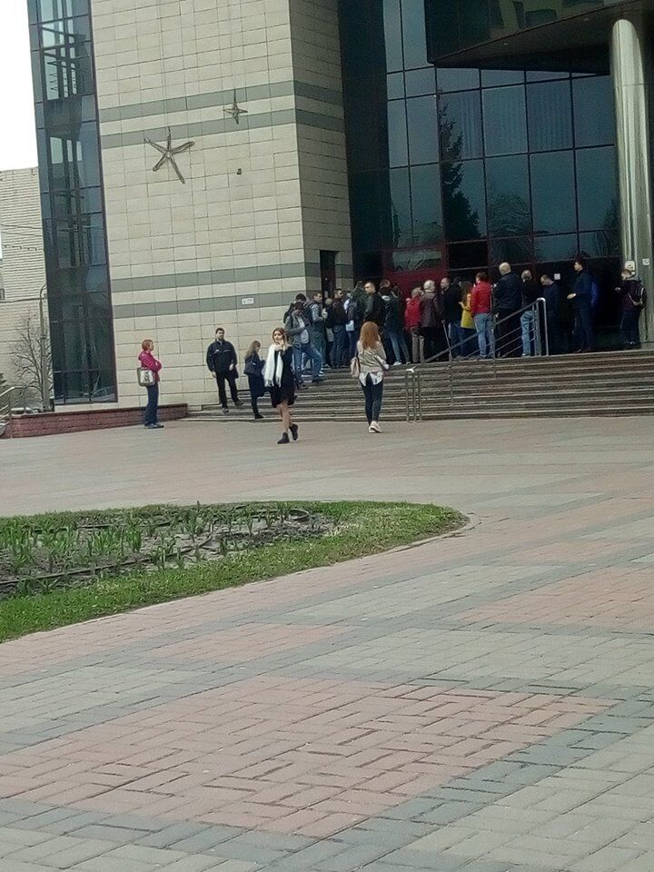 В Киеве выстроилась рекордная очередь избирателей
