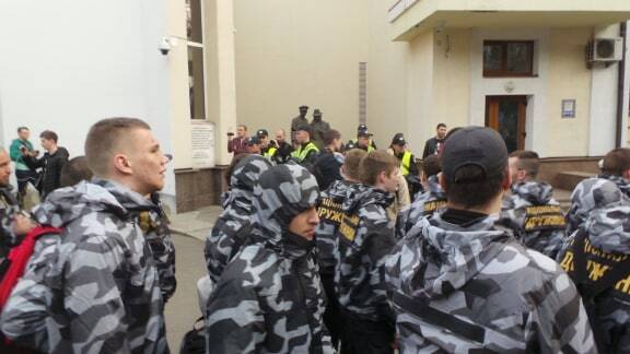 У центр Києва стягнули силовиків, військових і медиків: рух частково обмежений