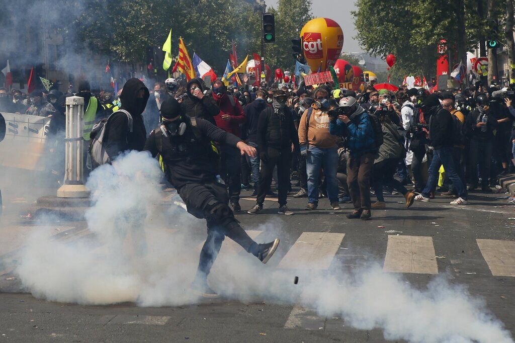 Столкновения на демонстрации