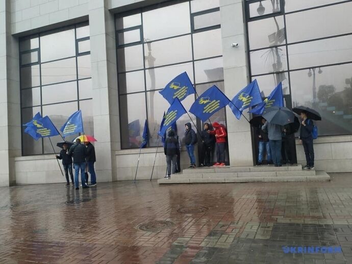 Украина отметила 1 мая митингами и зеленкой: подробности и фото