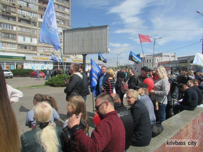 Украина отметила 1 мая митингами и зеленкой: подробности и фото
