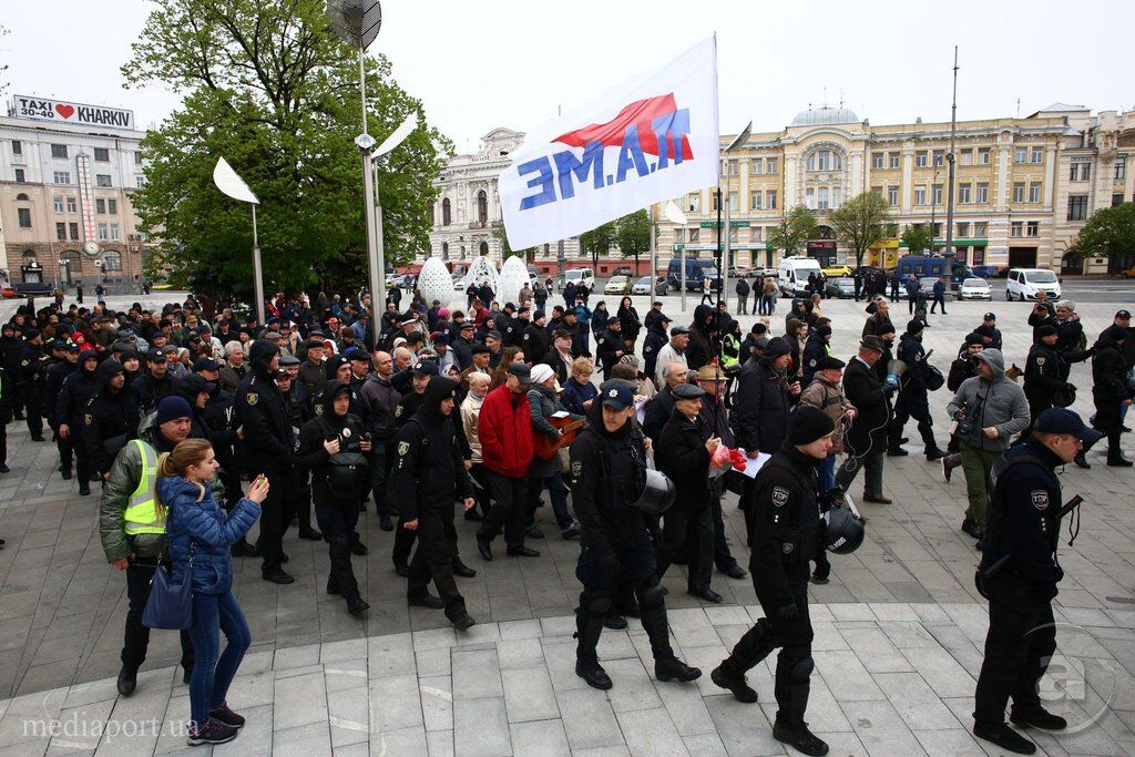 Украина отметила 1 мая митингами и зеленкой: подробности и фото