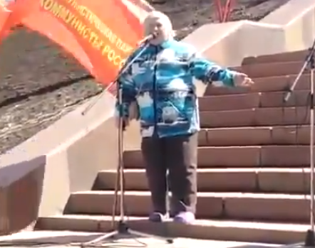  "У самих хвост в г*вне!" Пенсионерка жестко прошлась по Путину. Видео
