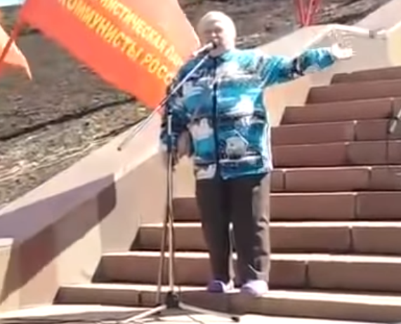  "У самих хвост в г*вне!" Пенсионерка жестко прошлась по Путину. Видео