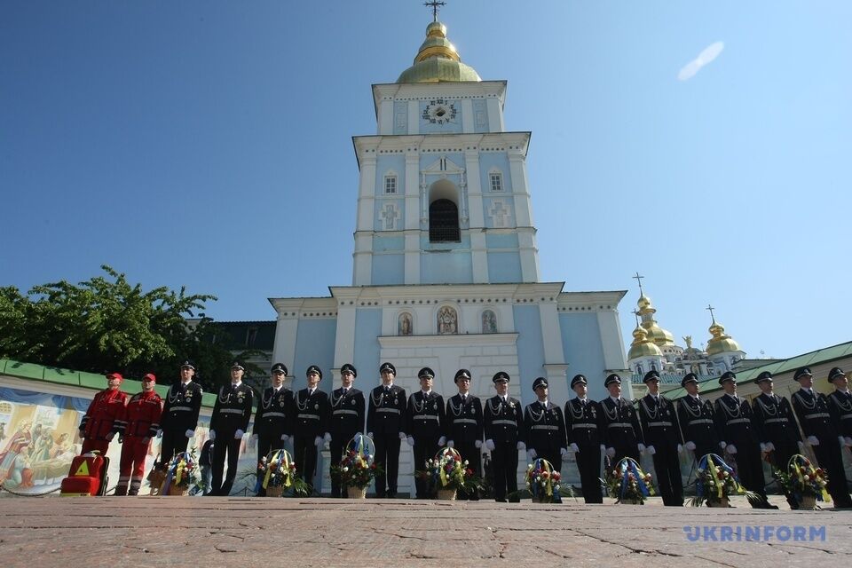 В Киеве прошел "Марш матерей" погибших воинов ВСУ на Донбассе: фото