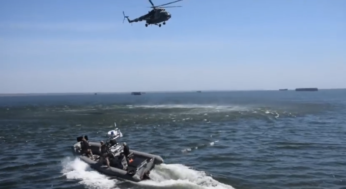 ЗСУ показали, як захоплюють судно у відкритому морі: ефектне відео