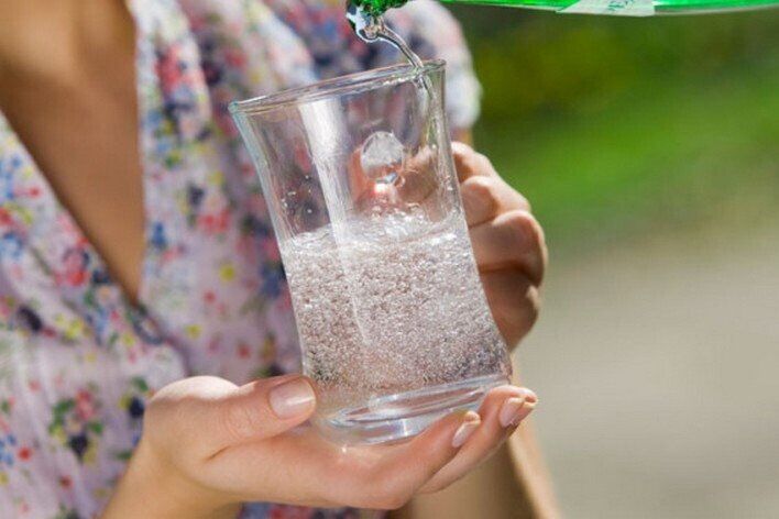 Вчені перевірили мінеральну воду на здатність запобігати гіпертонії