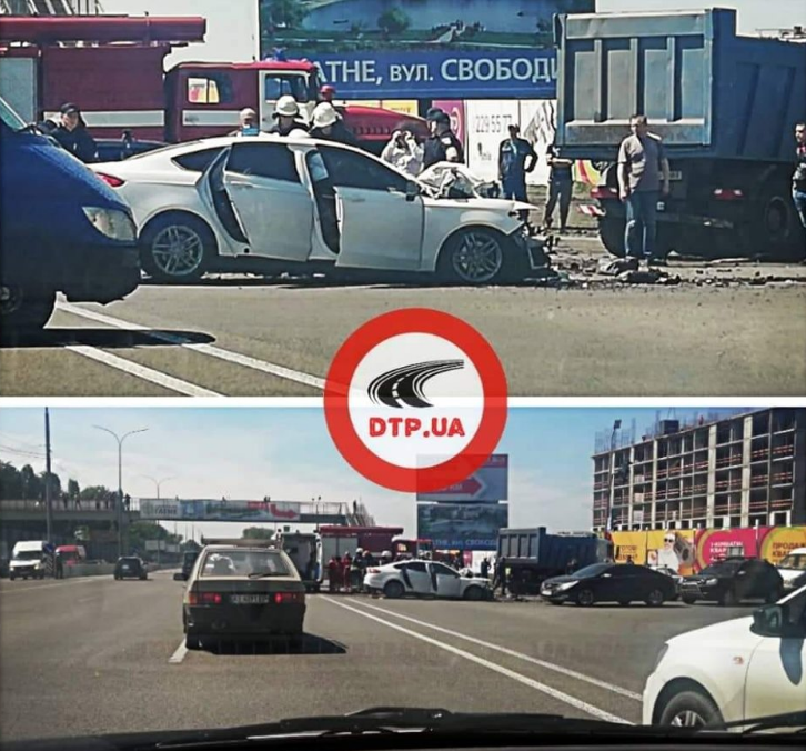 Масштабна ДТП на ''проклятому місці'' під Києвом: людей вирізали з авто
