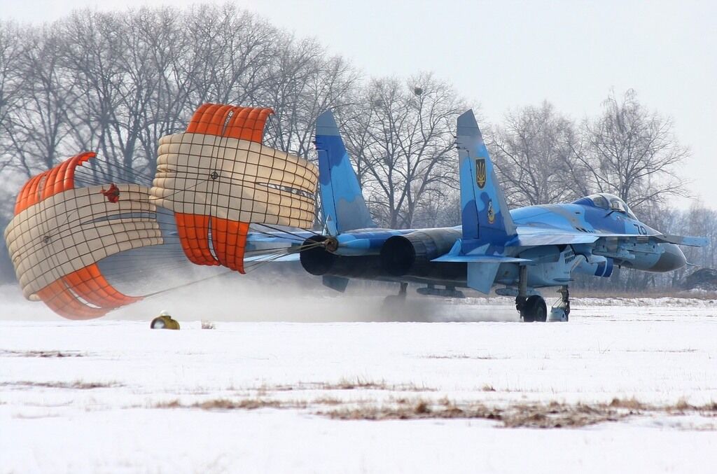 Розробка парашутів в Україні