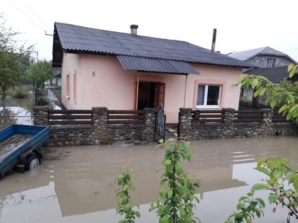 До 100 см воды: под Ивано-Франковском затопило более 300 домов