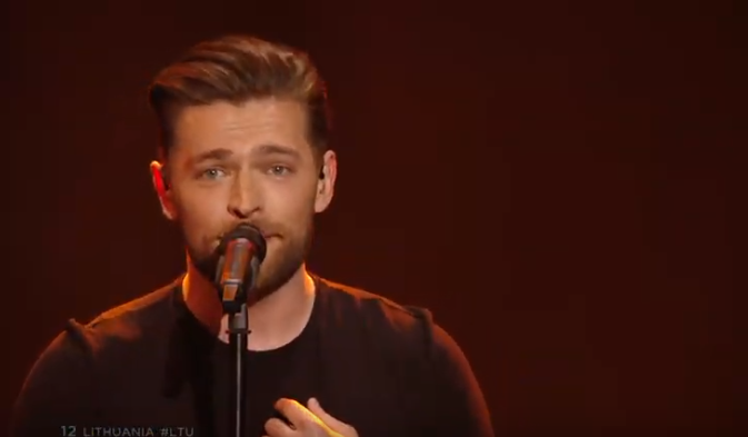 Співак з українським корінням "підірвав" на Євробаченні-2019: відео