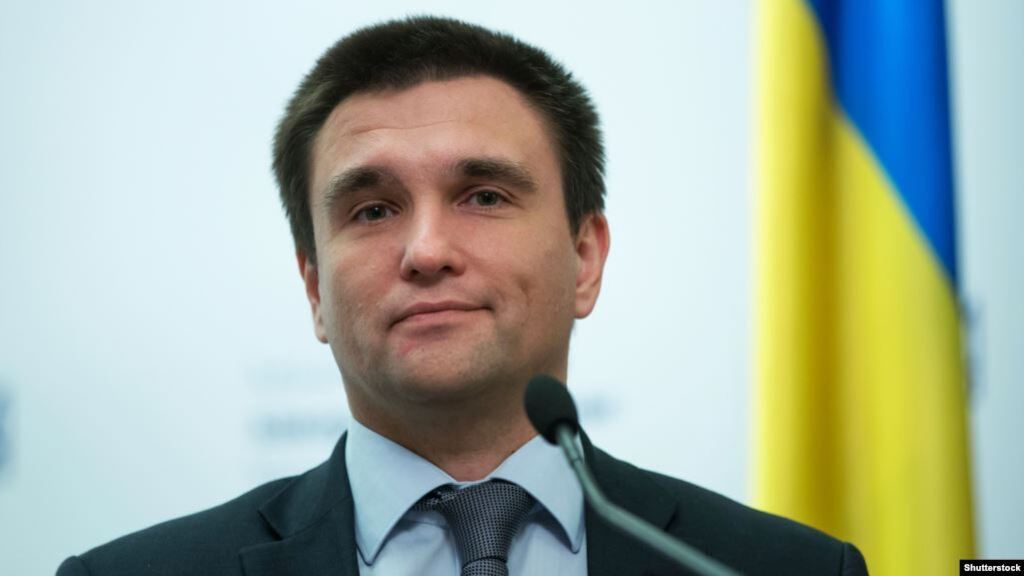 "Лавина" громких отставок: кто покинул топ-должности в Украине 